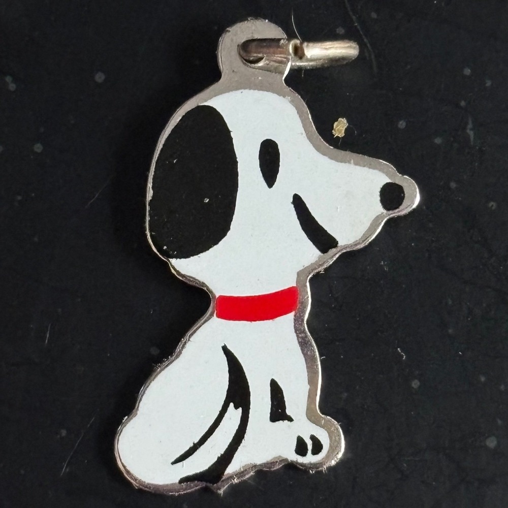 Vintage White Snoopy Enamel Red Collar Peanuts Cartoon Dog Charm Pendant